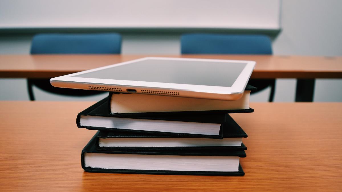 books classroom college